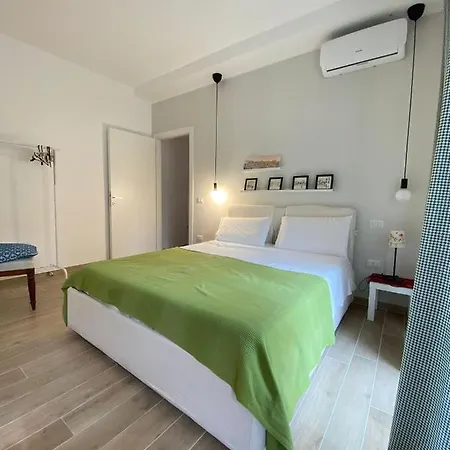 Cozy And Warm Flat In Villanova - Apartment Cagliari