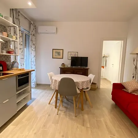 Cozy And Warm Flat In Villanova - Apartment Cagliari